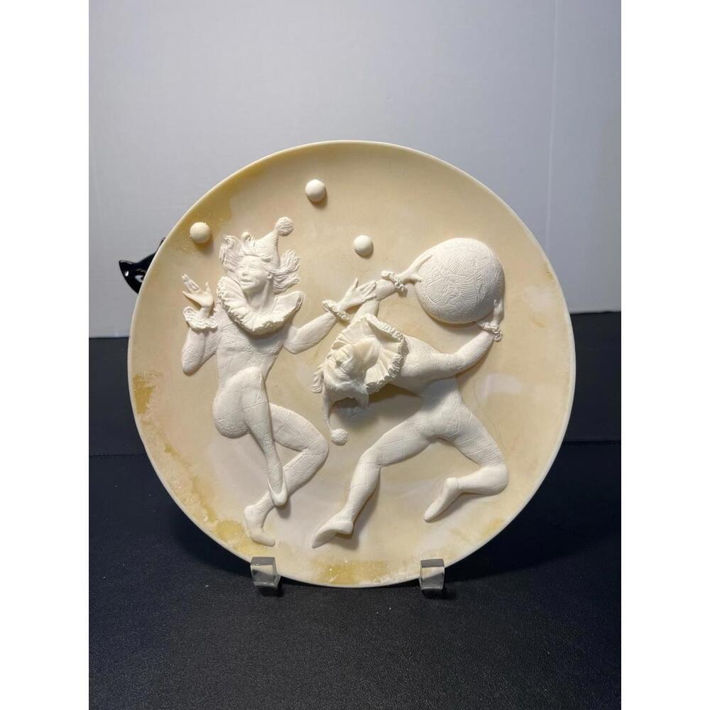 Almazetta Casey 1979 Court Jesters Incolay Cream Collector’s Plate, 10”